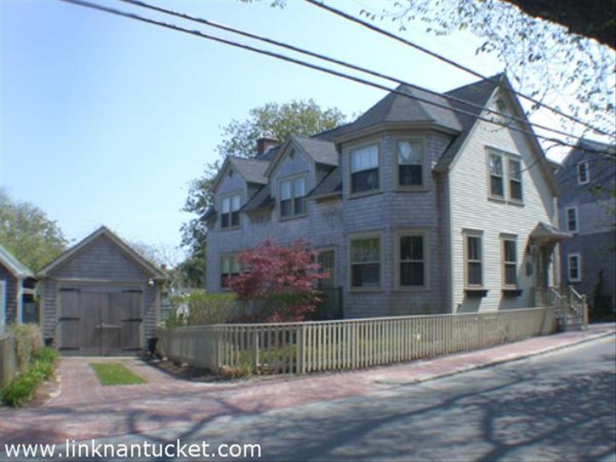 8 MILK STREET Nantucket Image