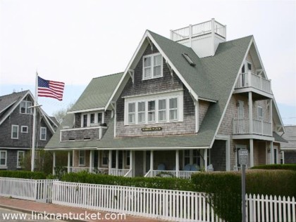 4 HARBOR VIEW WAY Town