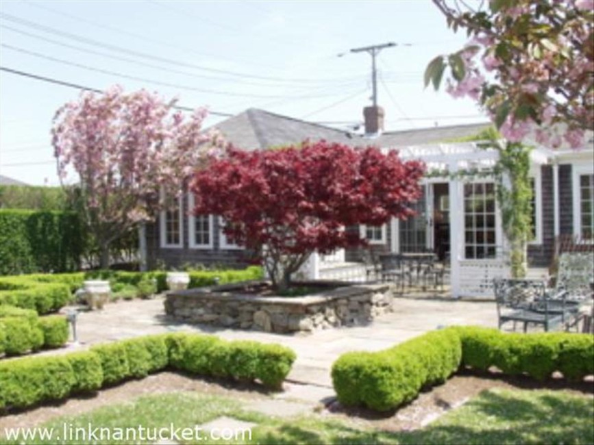 72 Baxter Road Nantucket Image