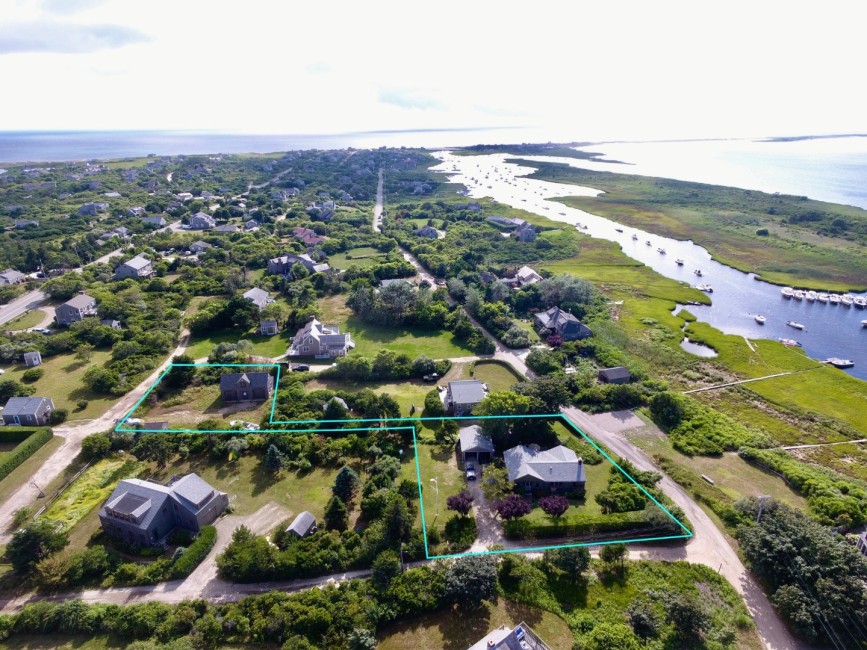 8 M Street Nantucket Image