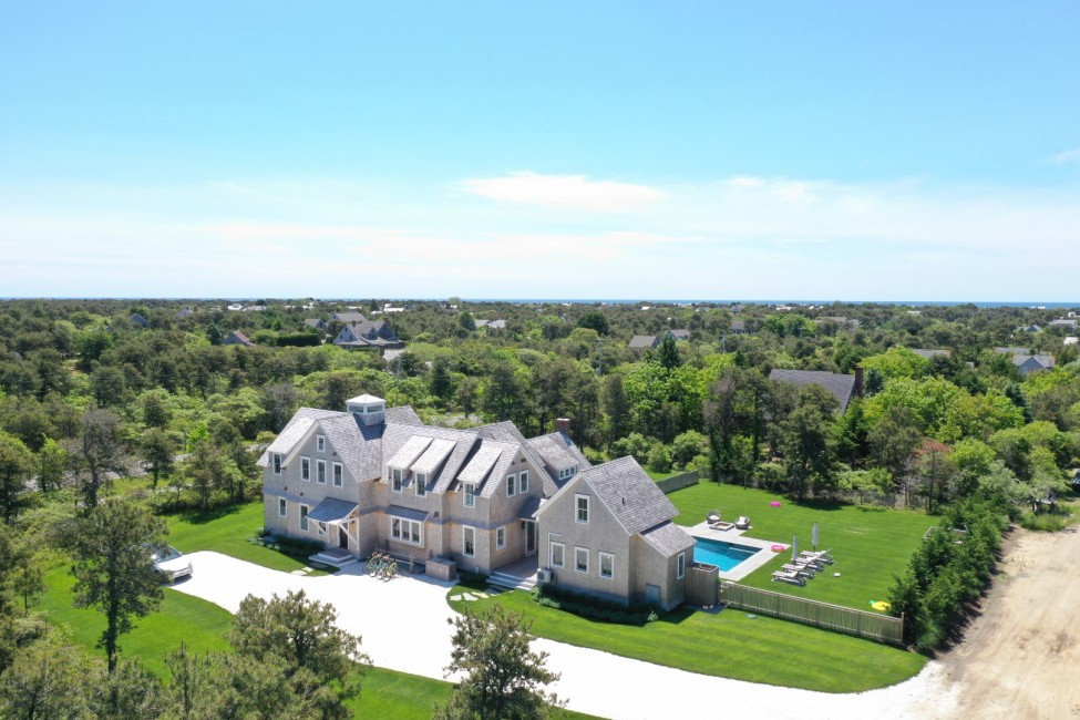 115 Surfside Road Nantucket Image