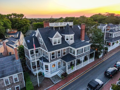 8 Cliff Road # 2 Town