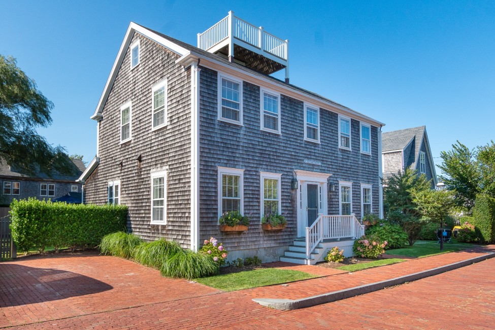 3 Dolphin Court Nantucket Image