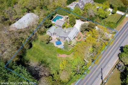23 Madaket Road West of Town