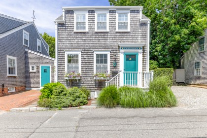 5 1/2 Eagle Lane Town