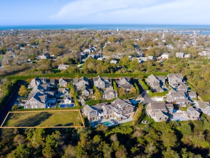 8 Red Mill Lane South of Town