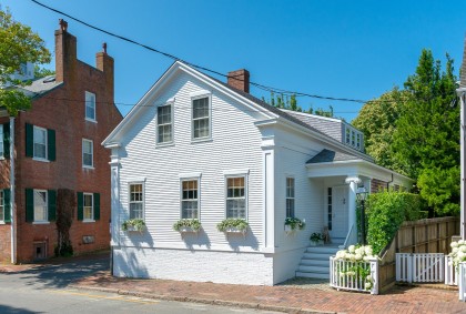 17 Pleasant Streeet Town