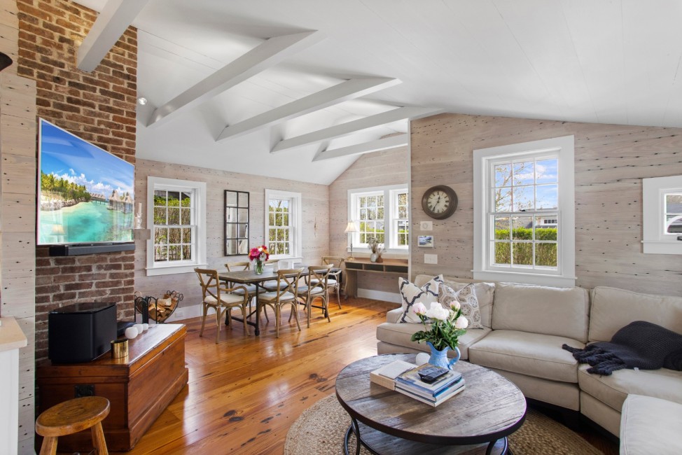9 Lily Street Nantucket Image