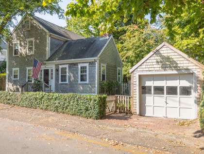 11 Pine Street Town