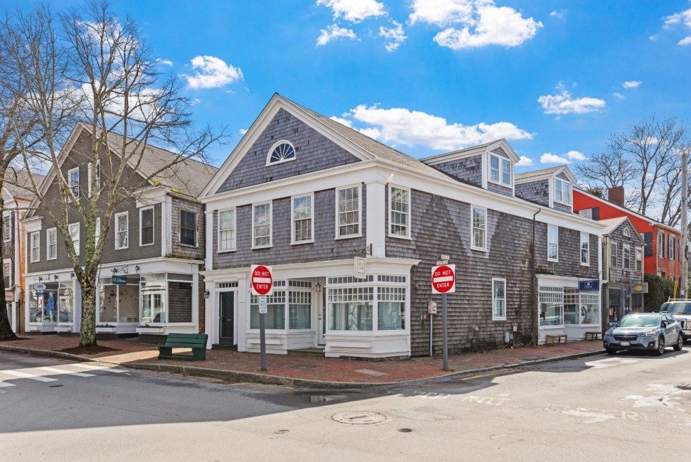 28 Center Street & 8 India Street Nantucket Image