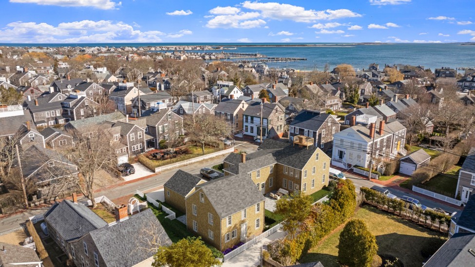 85 & 85R Orange Street Nantucket Image