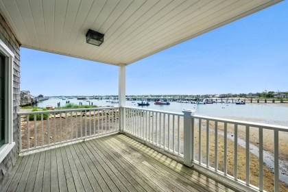 13 Commercial Wharf Town