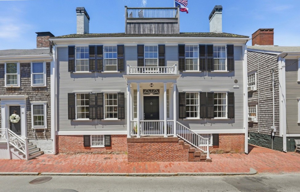  19 India Street Image 1
                                    