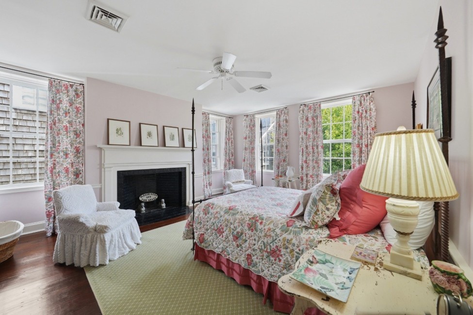  19 India Street Image 50
                                    