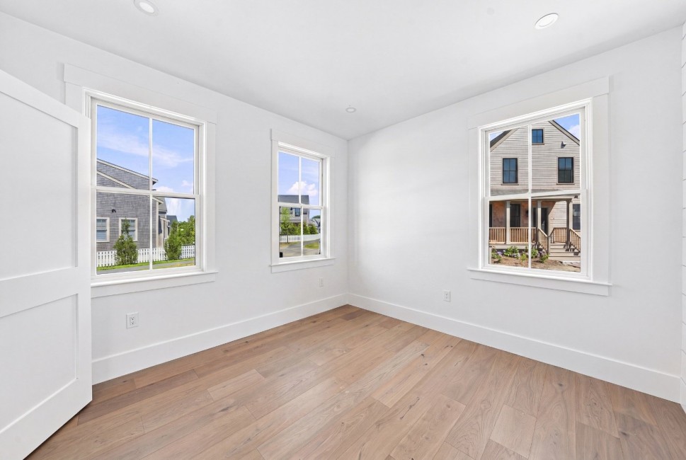  18 Honeysuckle Drive Image 12
                                    