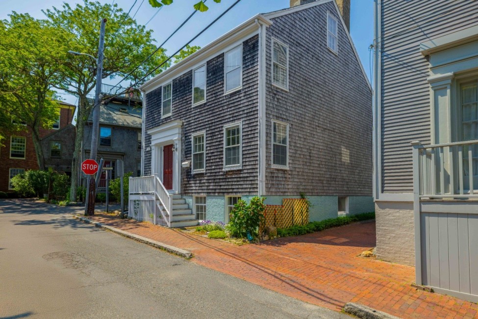  17 Gay Street Image 1
                                    