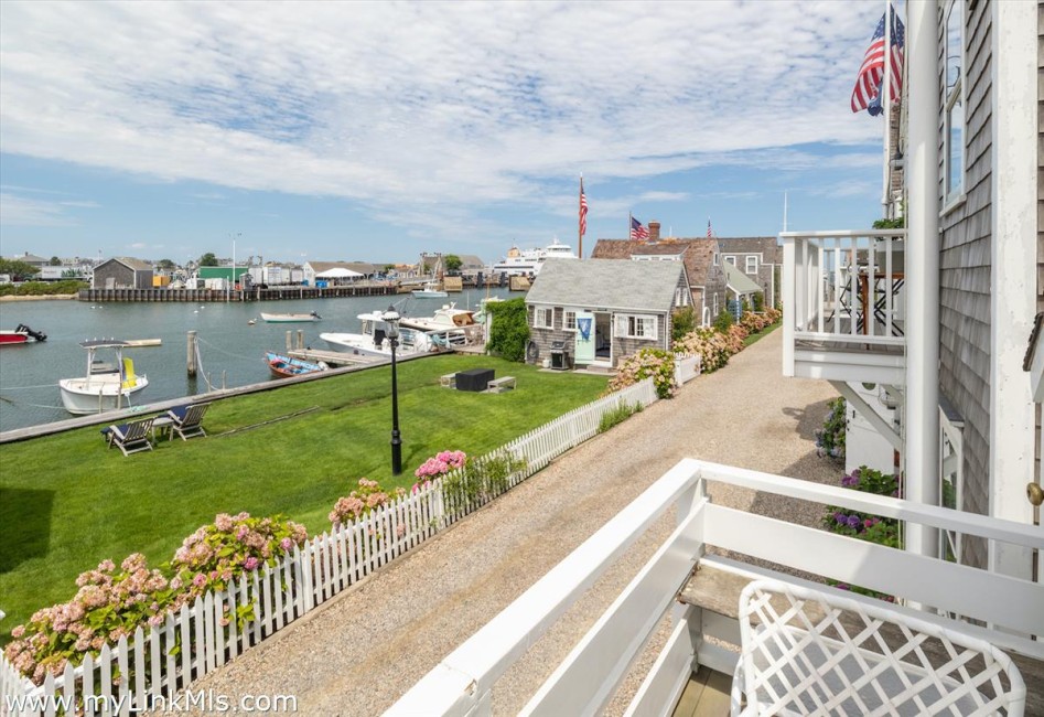 15 Old North Wharf Nantucket Image
