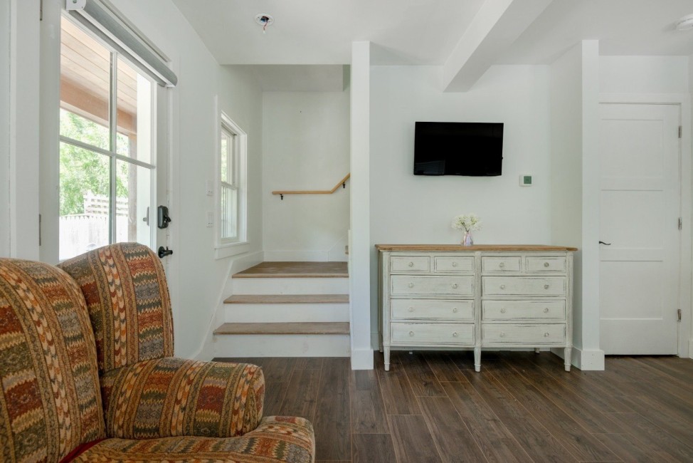  21A Pine Grove # 2 Image 8
                                    