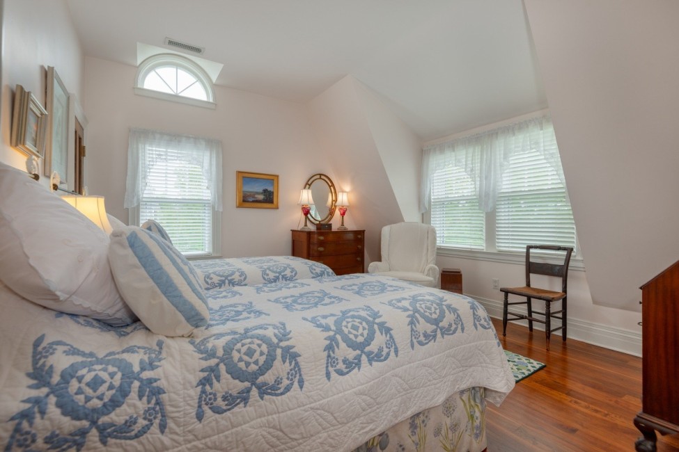 8 Hedge Row Image 24
                                    