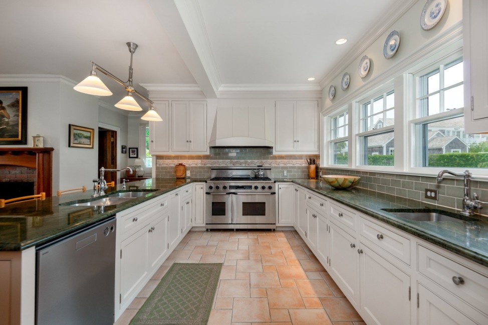  8 Hedge Row Image 10
                                    
