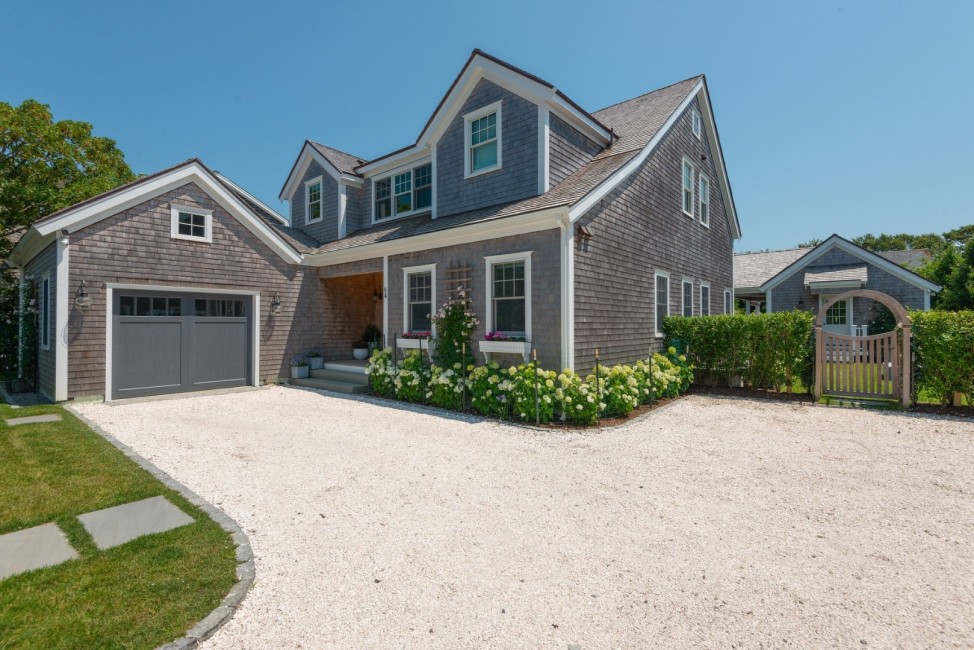  84 Cliff Road Image 1
                                    
