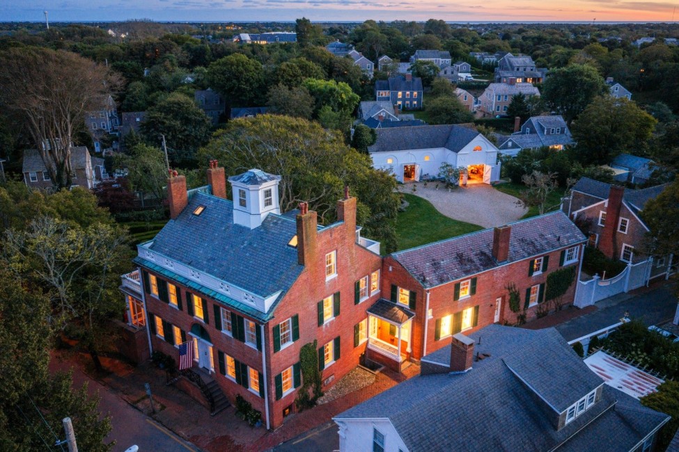  19 Pleasant Street Image 3
                                    