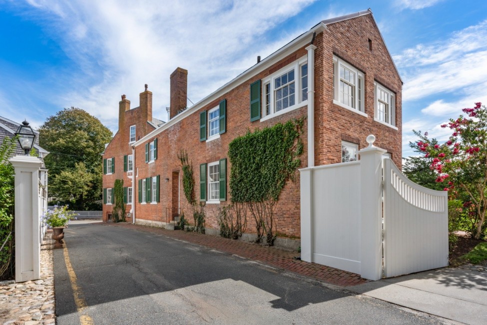  19 Pleasant Street Image 37
                                    