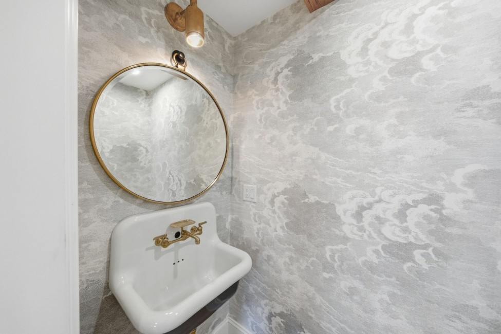  85 Orange Street Image 30
                                    